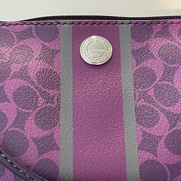 Coach Wristlet ~ Signature C in Purple - Picture 5 of 6
